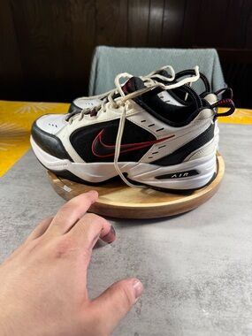 Nike Air Monarch 4 Men's Running Sneaker Size 9